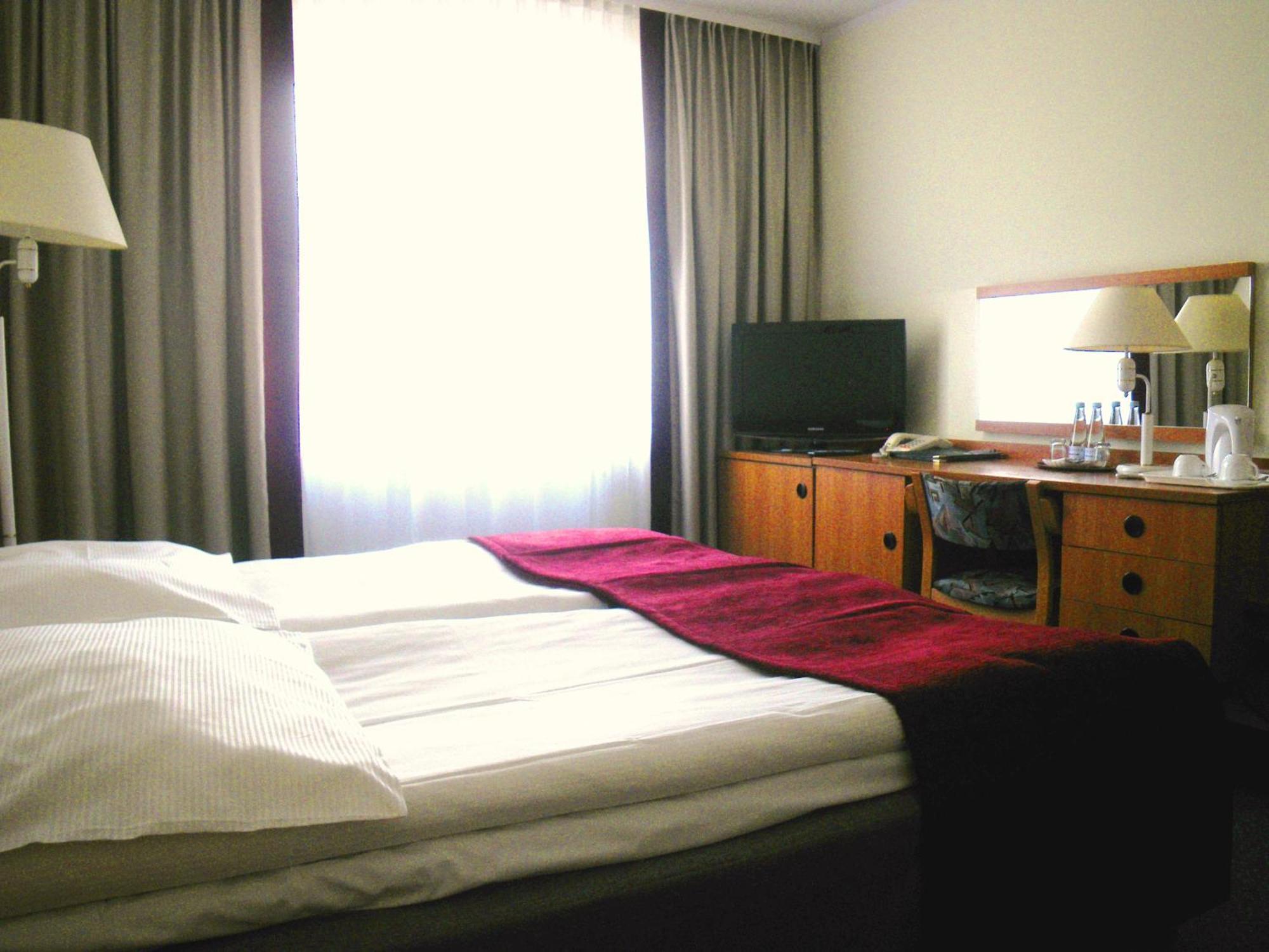 פוזנן Hotel Ior מראה חיצוני תמונה