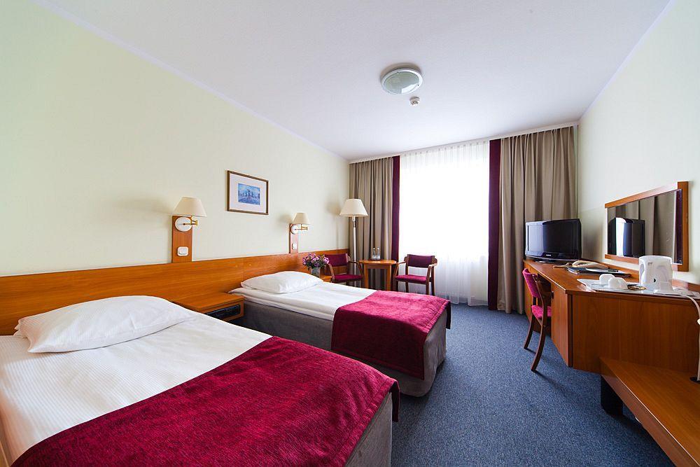 פוזנן Hotel Ior מראה חיצוני תמונה