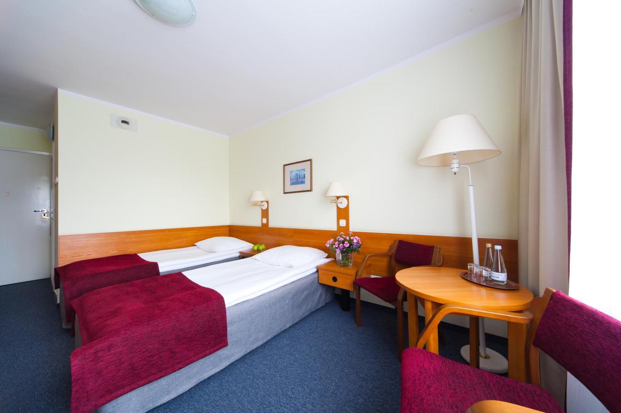 פוזנן Hotel Ior מראה חיצוני תמונה