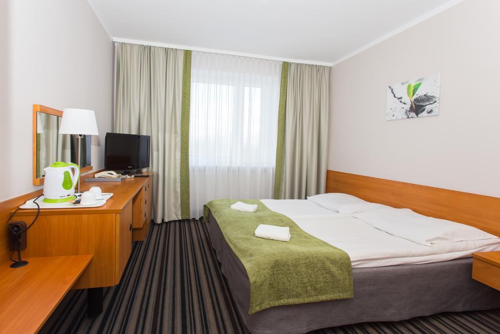 פוזנן Hotel Ior מראה חיצוני תמונה