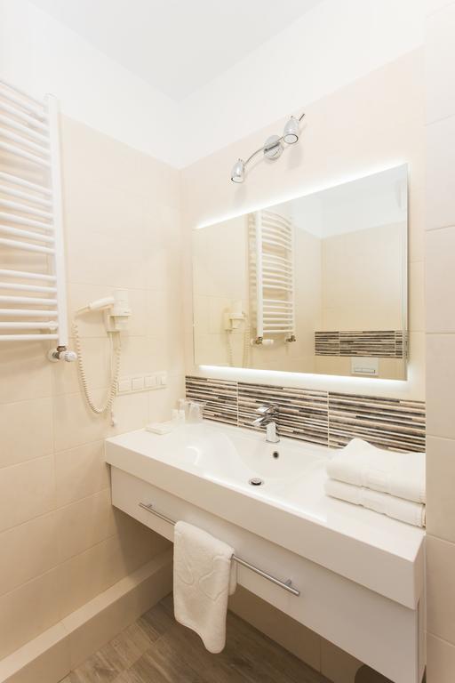 פוזנן Hotel Ior מראה חיצוני תמונה
