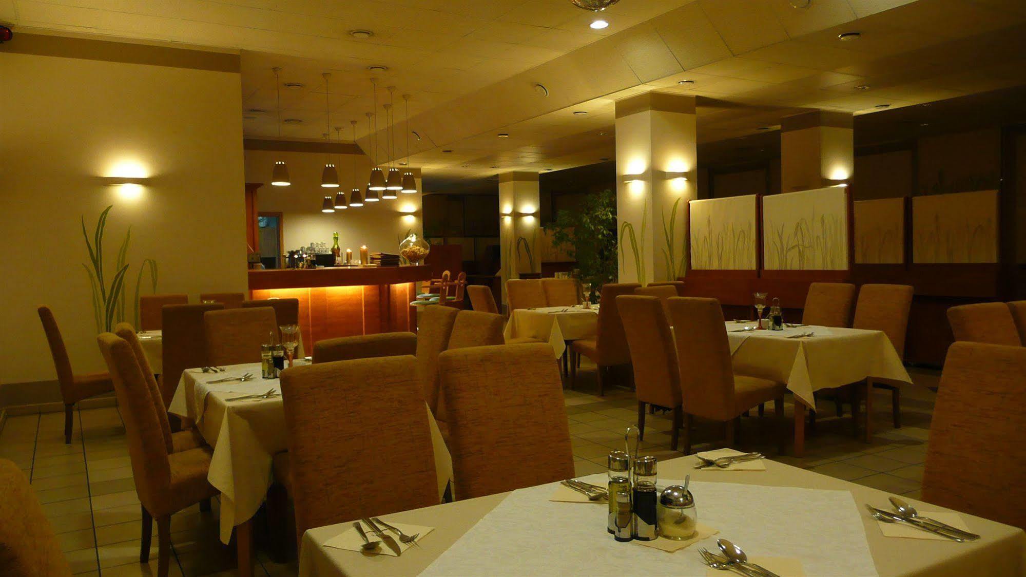 פוזנן Hotel Ior מראה חיצוני תמונה