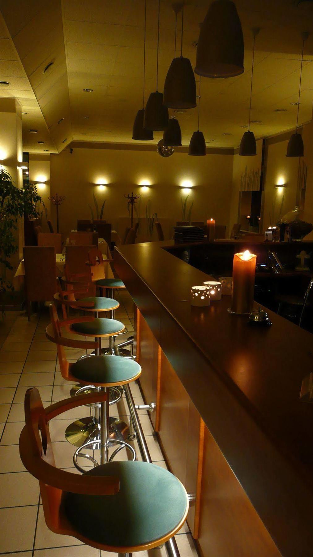 פוזנן Hotel Ior מראה חיצוני תמונה